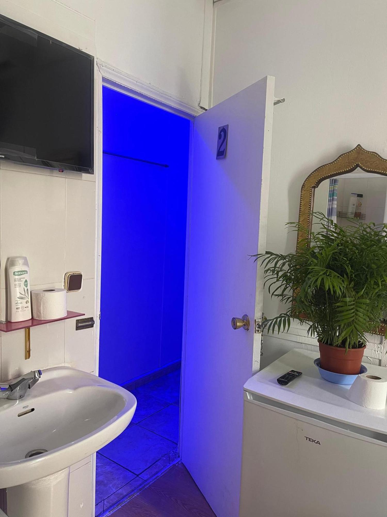 Hostal Daniel Madrid Extérieur photo